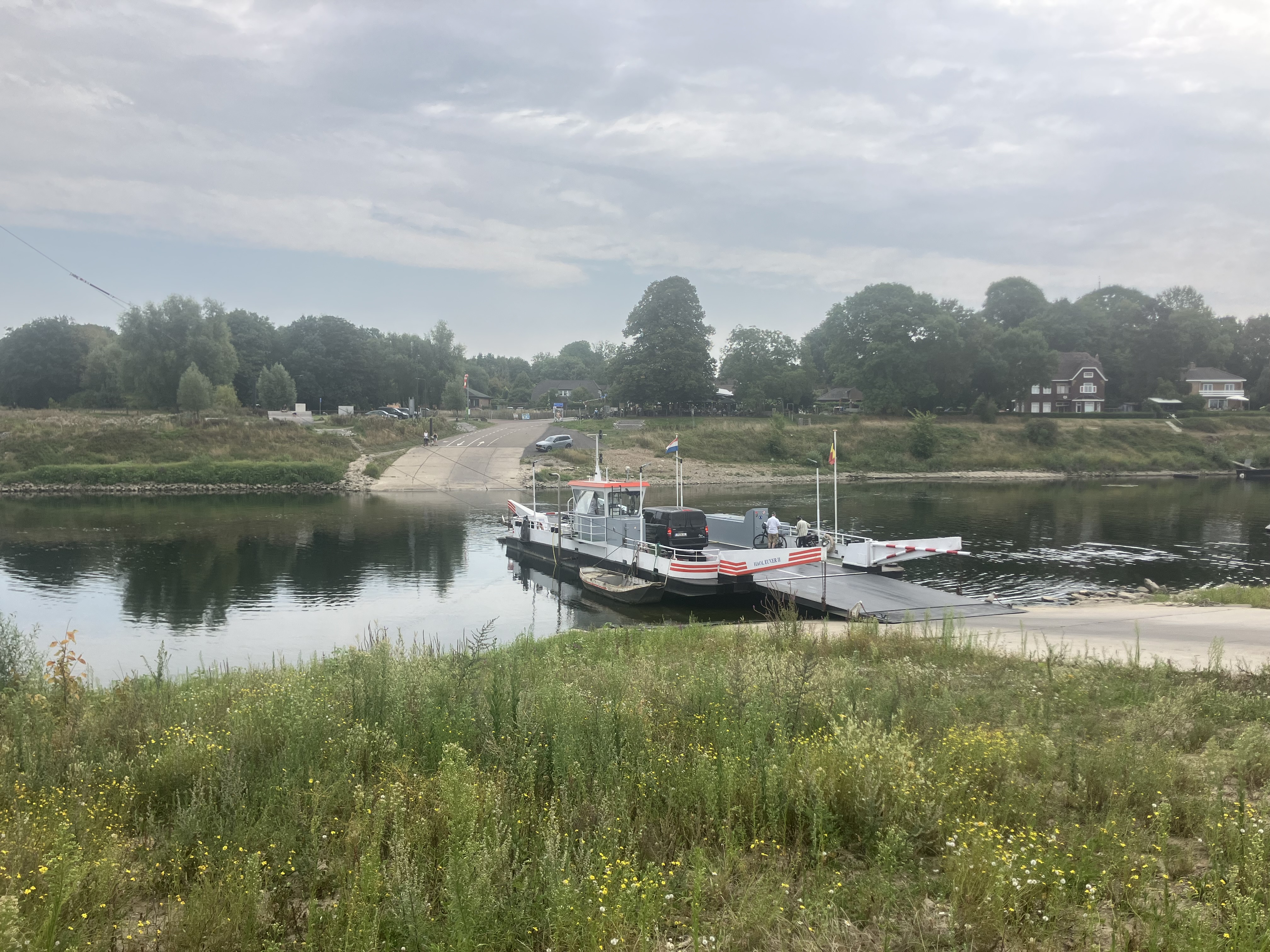 Berg-Meeswijk ferry